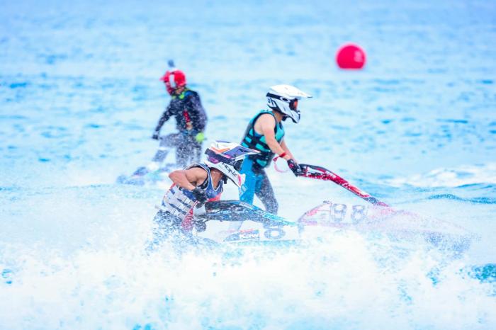 2025中国摩托艇公开赛万宁站开赛 海南队主场争冠