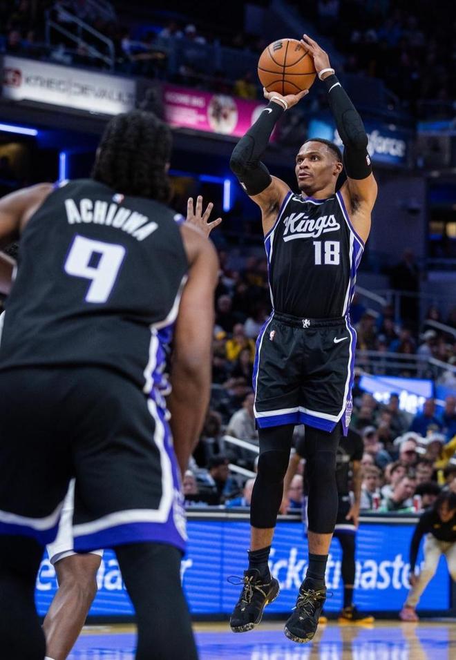 威少助攻冲至历史第五 詹姆斯逼近基德纪录