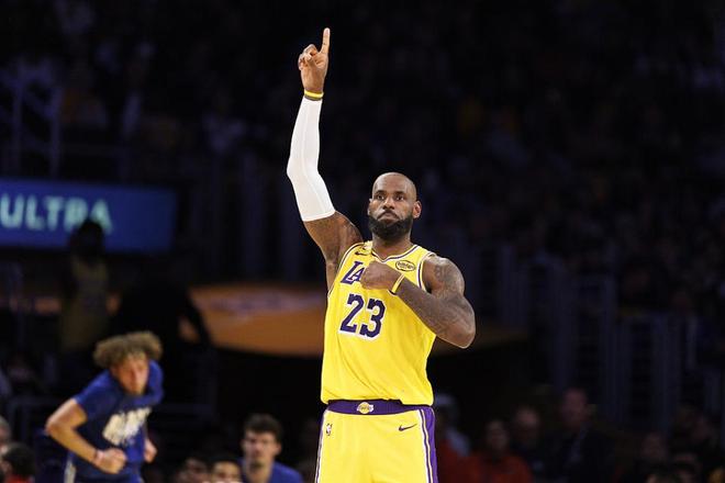 威少助攻冲至历史第五 詹姆斯逼近基德纪录