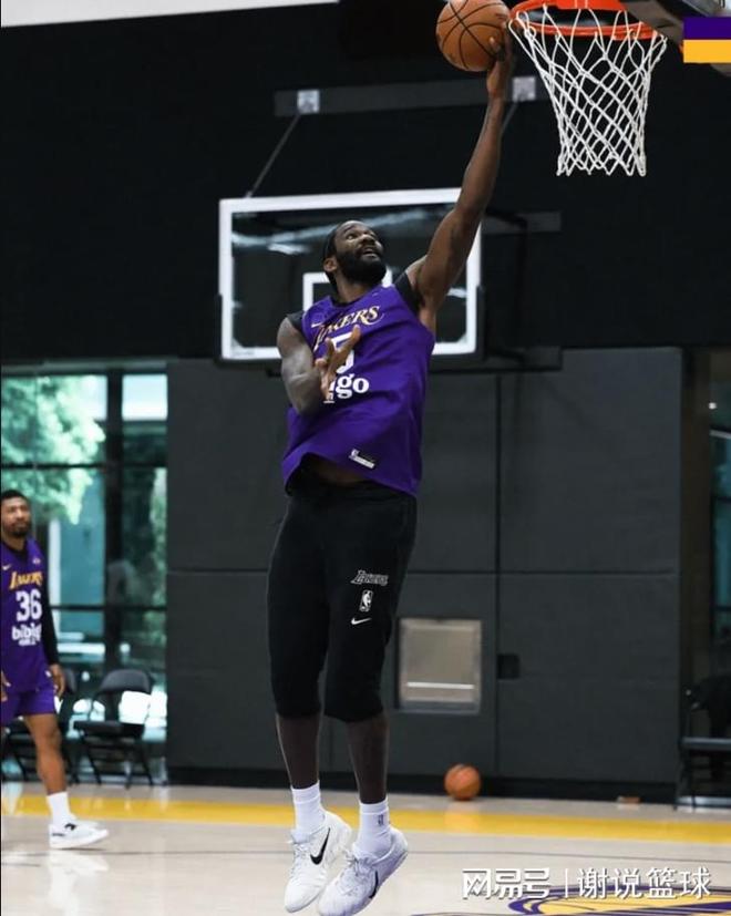 湖人季后赛首战全面爆发 肯纳德三分神射助阵